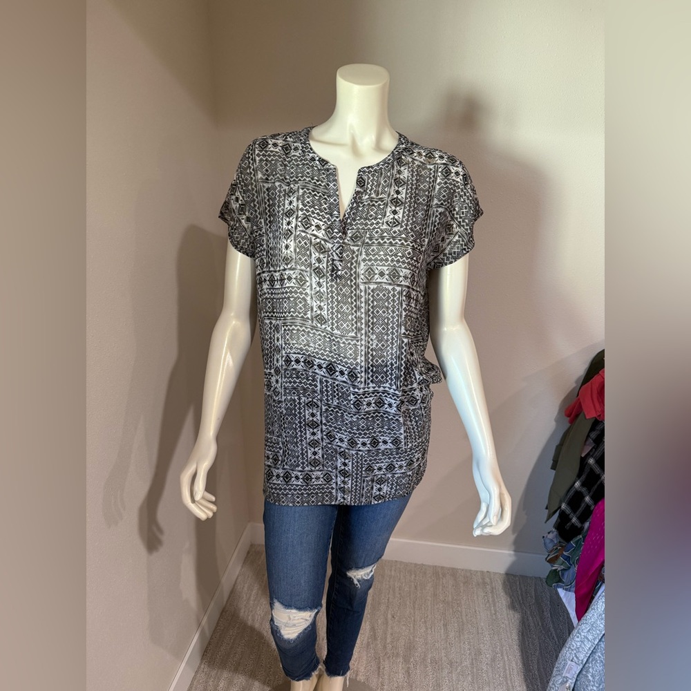 J. Jill Black and White Patterned Top